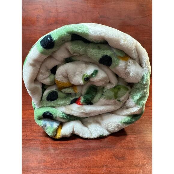 Disney The Big One Star Wars Mandalorian Blanket Oversized 5' x 6' Plush Throw - Picture 7 of 8